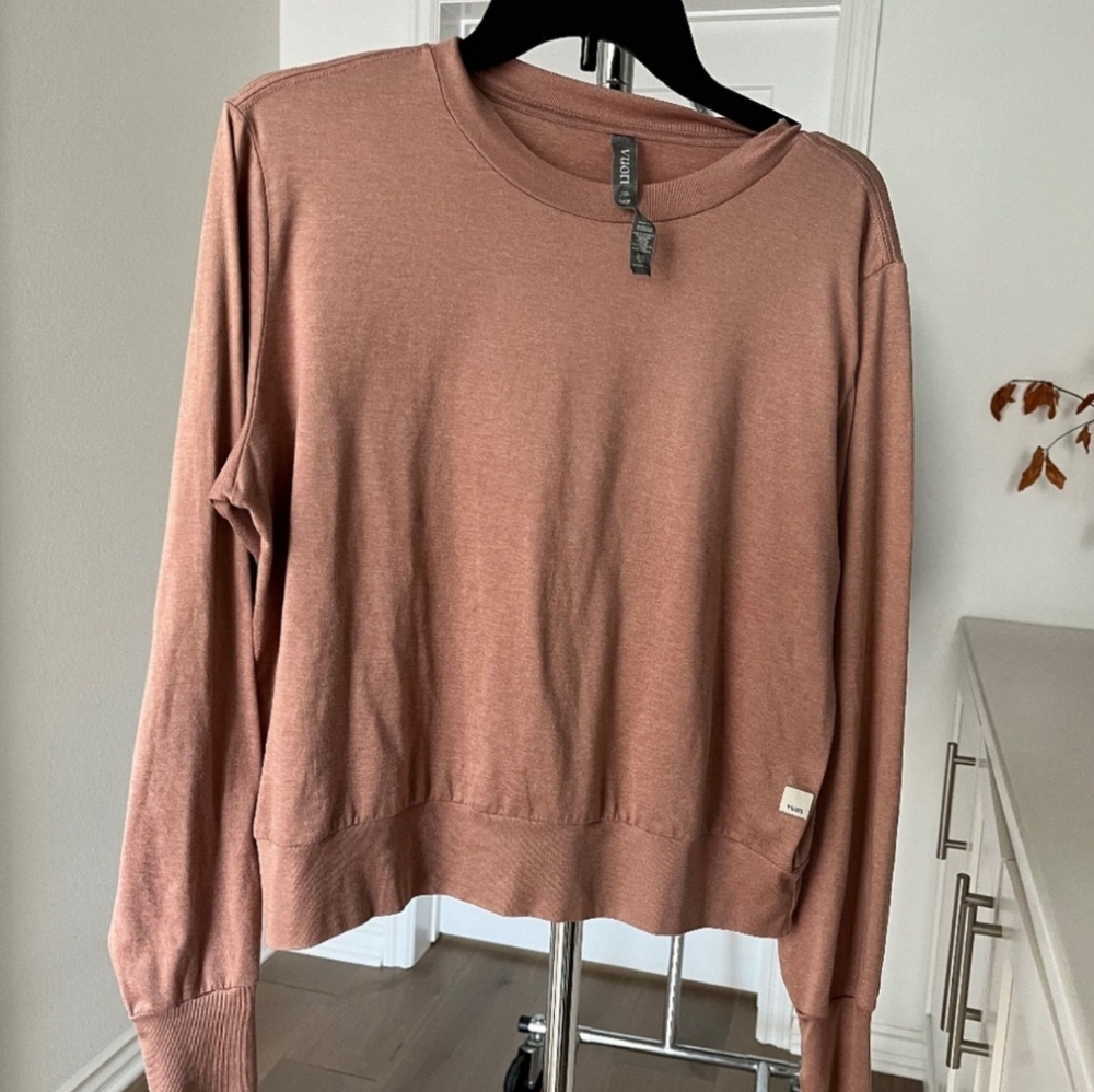 Vuori long sleeve daydream crew top size large